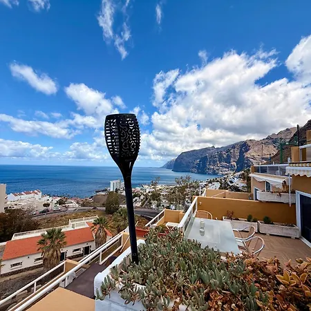 2 Bd With Stunning View Apartment
