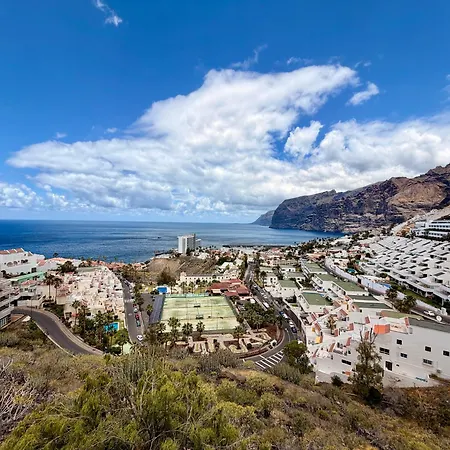 2 Bd With Stunning View Apartment *